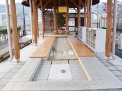 春日居足湯施設
