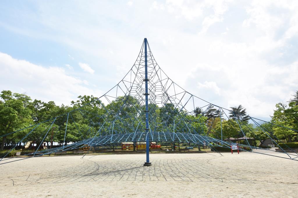 御勅使南公園