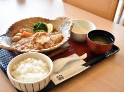 大戸屋 甲府和戸通り店