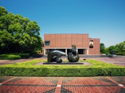 山梨県立美術館