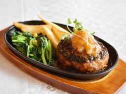 ダイニング＆カフェ Derra