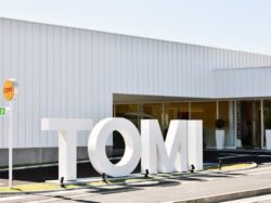 TOMI`s  CAMP