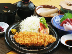お食事処 あやの 上野原本店