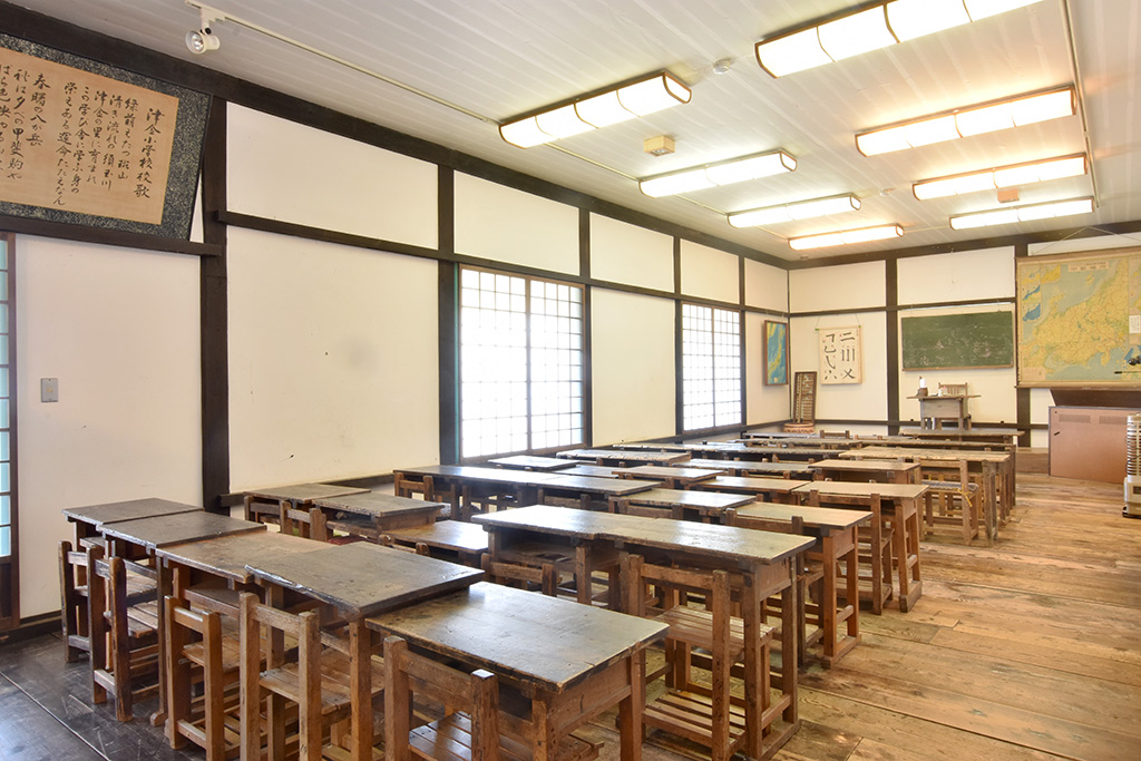 三代校舎 津金学校 写真4