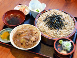 甲州善光寺 君作 そば店