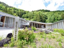 南アルプス市 芦安山岳館