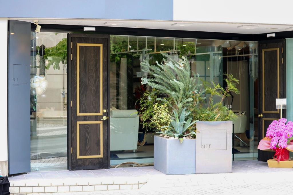 N ï f nail&eyelash 甲府市 ネイル・まつ毛