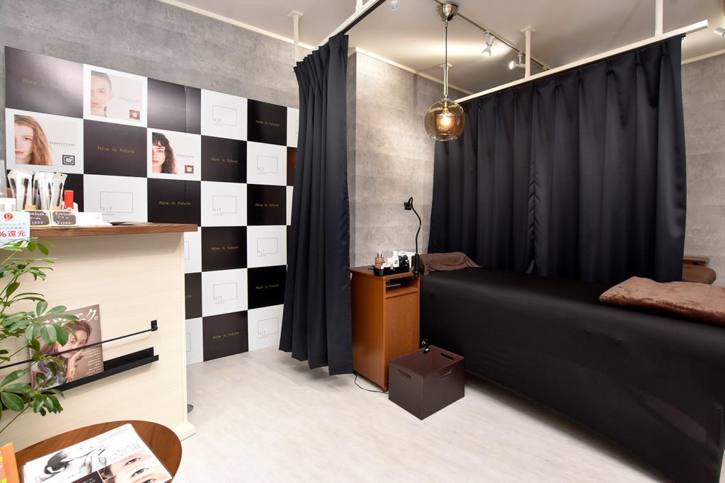 N ï f nail&eyelash 甲府市 ネイル・まつ毛