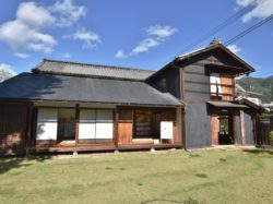 甘草屋敷子ども図書館