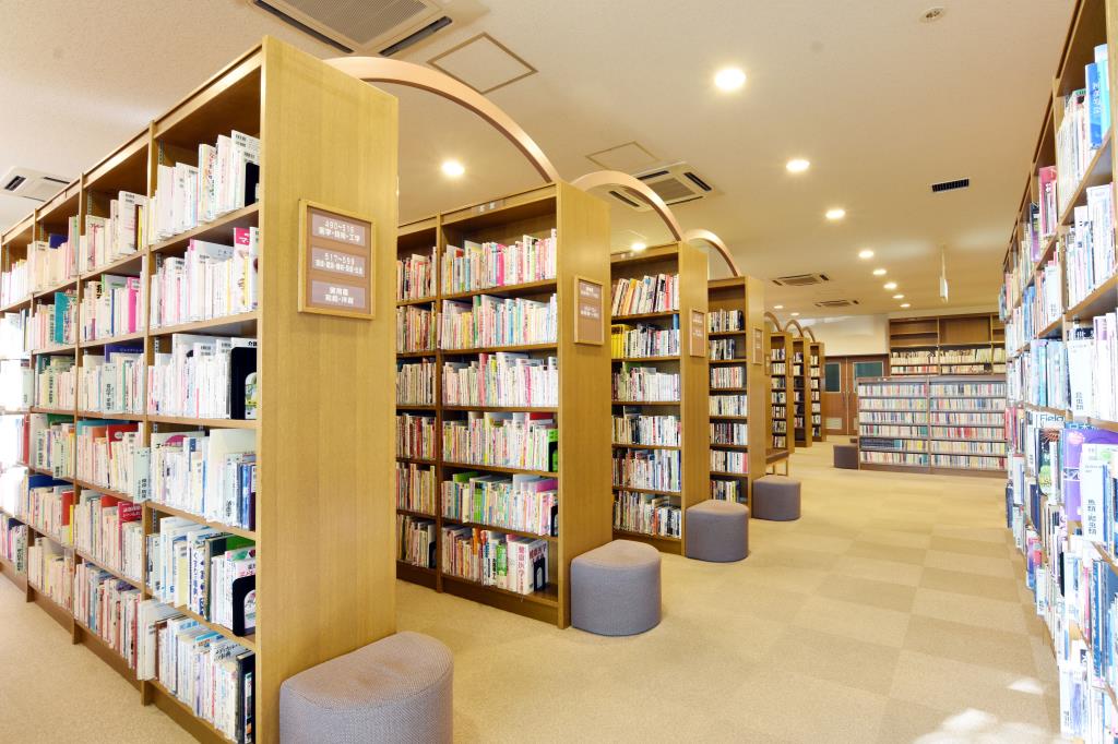甲斐市立敷島図書館 甲斐市 図書館 2