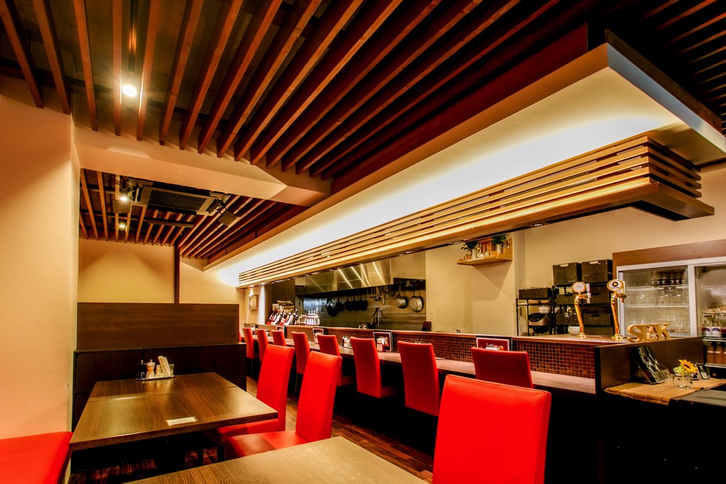 STAKE HOUSE WATAYOSHI 内観