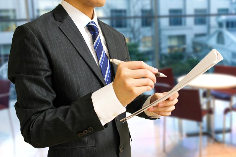 人事・総務部などが対応する場合