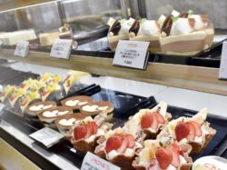 チロル 鐘山店