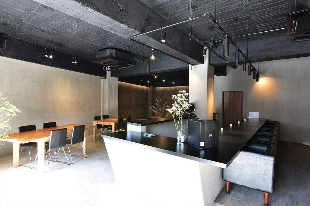 Café&Dining MONOの店内
