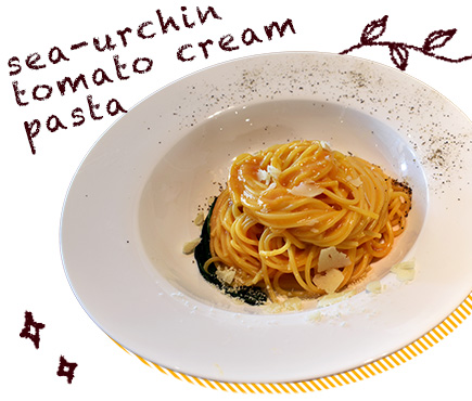うにの軽いトマトクリームパスタ 1,080円