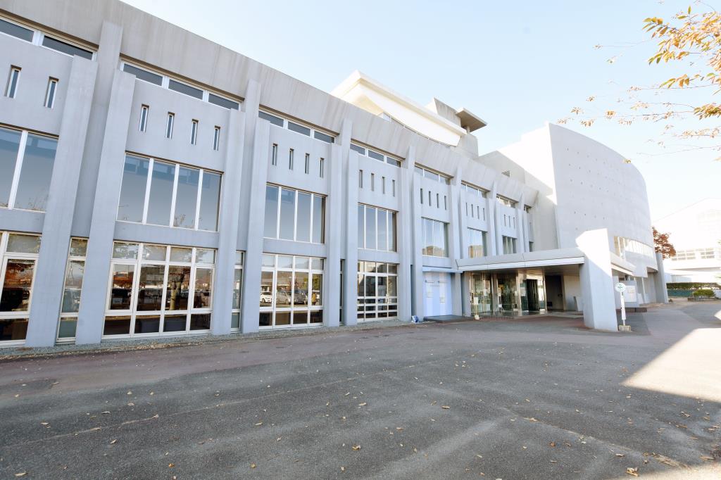敷島総合公民館 甲斐市 遊ぶ学ぶ 文化施設 1
