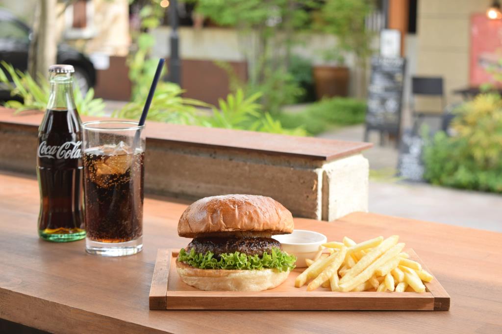 Back Country Burgerｓ 甲州夢小路店 甲府市 カフェ/喫茶店 1