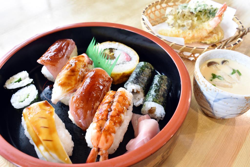 魚そう北口分店 甲府市 寿司 1
