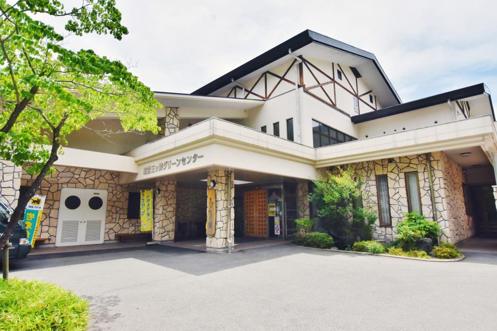 三ツ峠グリーンセンター 西桂町 キャンプ・BBQ・体験施設・スポーツ施設・フットサル・テニス・武道場