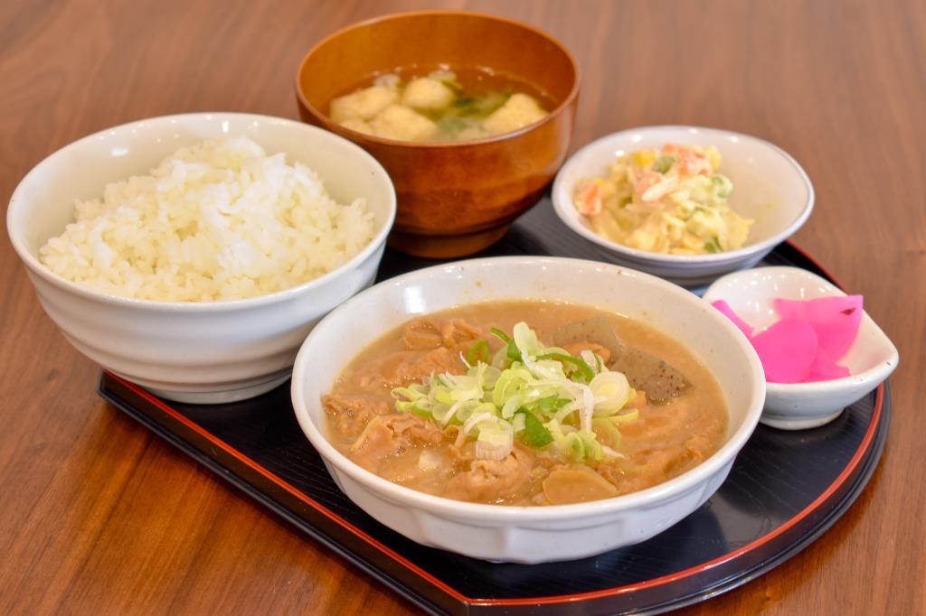 もつ定食の店 甲州市 グルメ 和食 1