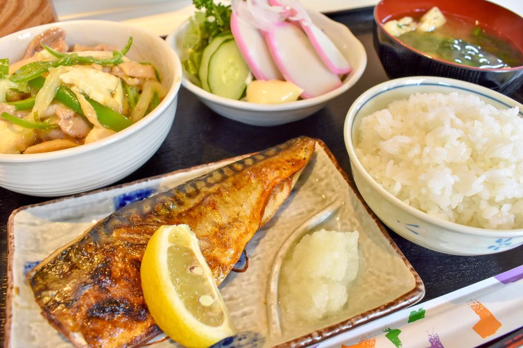 レストラン ファミリー 富士吉田市 グルメ 和食 1