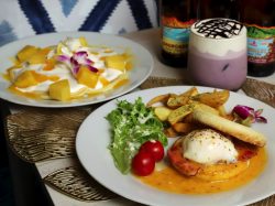 Hawaiian Dining SOLA