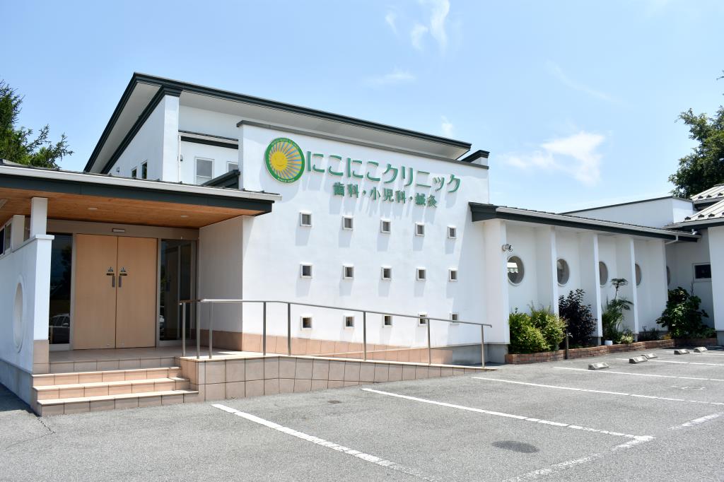 にこにこクリニック こでら小児科 韮崎市 病院 1