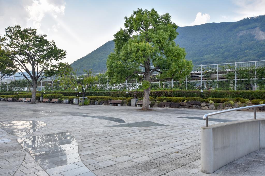 石和温泉駅前公園あしゆ 笛吹市 公園 5