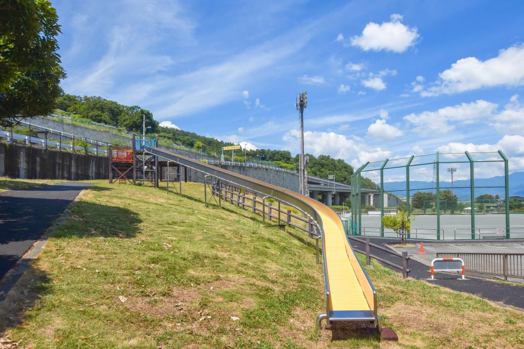 笛吹市春日居スポーツ広場 笛吹市 遊ぶ学ぶ スポーツ 4