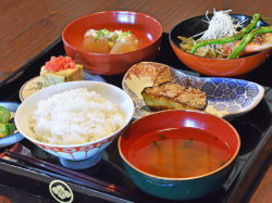 ホタル食堂