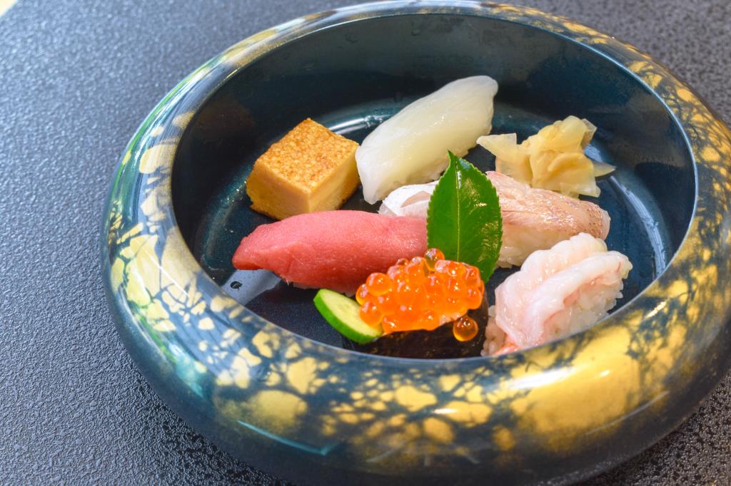 寿司・割烹 いづ屋 山梨市 グルメ 和食 2