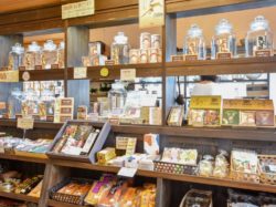 雑貨と珈琲豆の店 和 富士河口湖町 ショップ 3