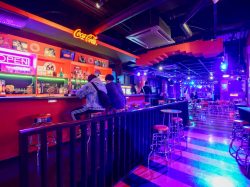 AMUSEMENT BAR BRAVE 甲府市 バー 2