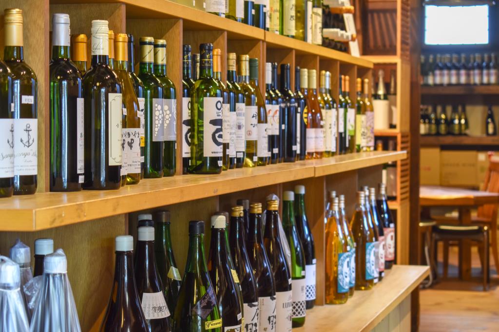 勝沼ワイナリーマーケット／新田商店 甲州市 ショップ 4
