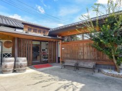 勝沼ワイナリーマーケット/新田商店