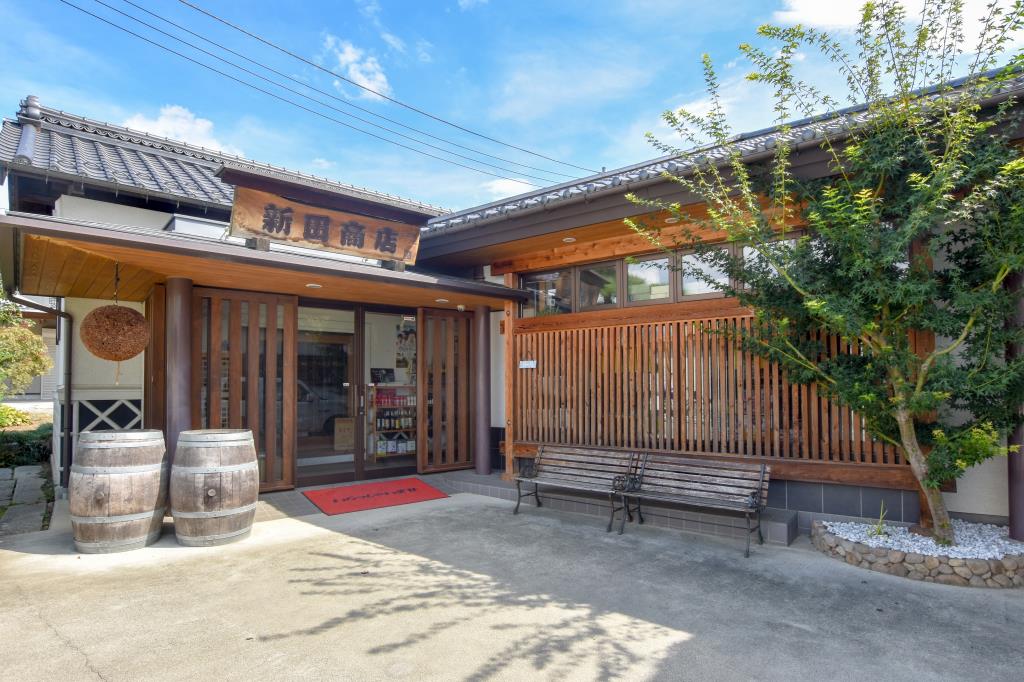 勝沼ワイナリーマーケット／新田商店 甲州市 ショップ 1