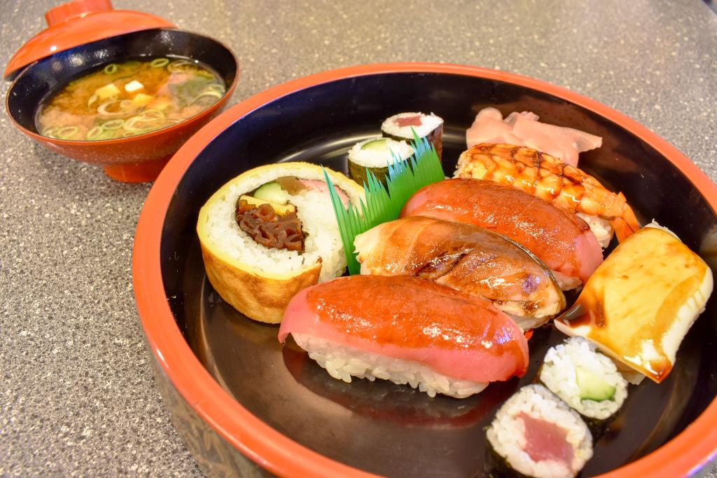 魚そう 中道分店 甲府市 寿司1