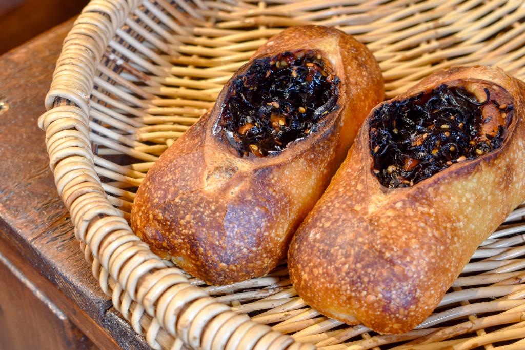 Bakery BREAD&GLASS 南アルプス市 パン 1