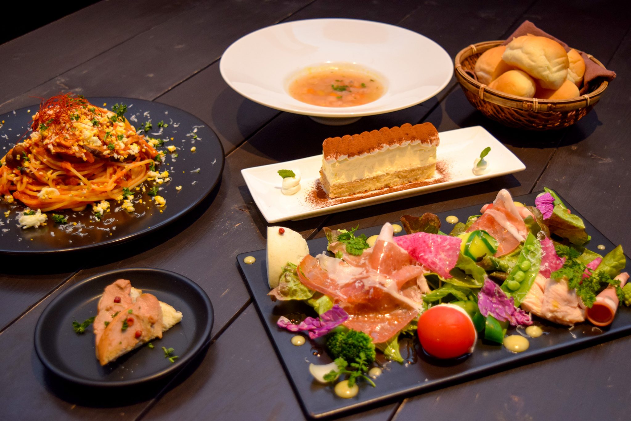 mondo elettrico 富士吉田市 イタリアン