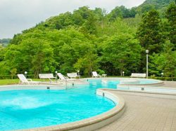秋山温泉 上野原市 温泉 プール 4