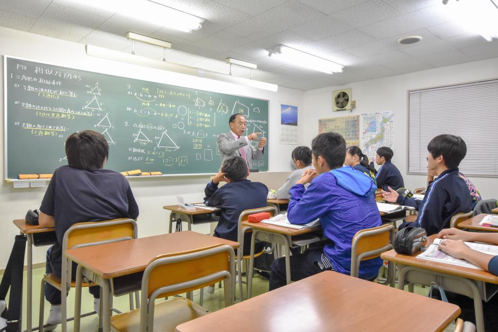 キャンパスV 総合進学予備校 甲斐市 塾 語学 3