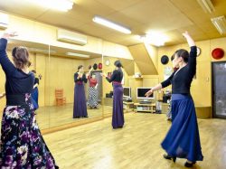 Estudio Amparo 保坂フラメンコ教室 富士吉田市 遊ぶ学ぶ 2