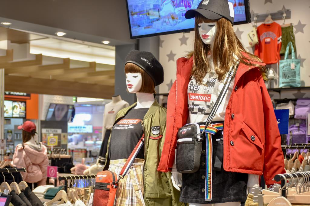 Lovetoxic イオンモール甲府昭和店 昭和町 ファッション 2