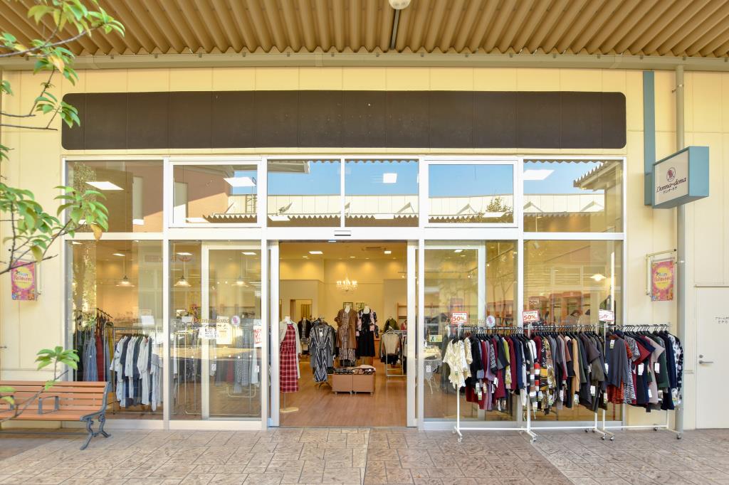 ドンナドナ イオンタウン山梨中央店 中央市 ショップ 1
