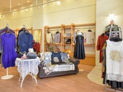 ドンナドナ イオンタウン山梨中央店 中央市 ショップ 2