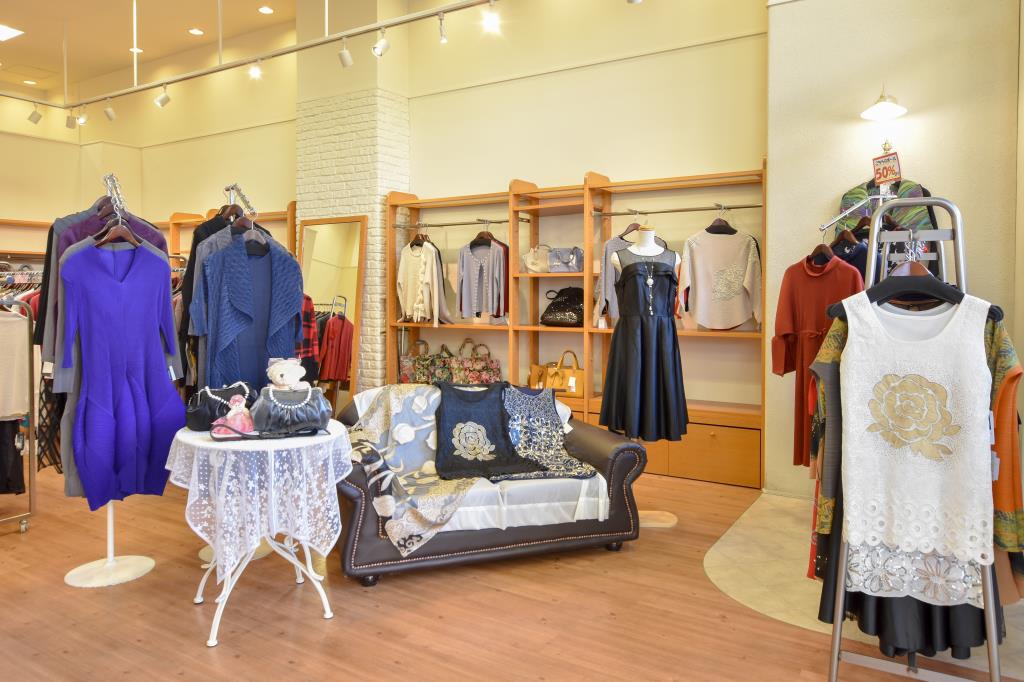 ドンナドナ イオンタウン山梨中央店 中央市 ショップ 2