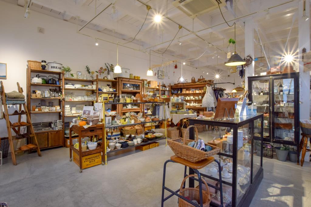ZAKKA＆FURNITURE LONGTEMPS 富士吉田市 ショップ 2