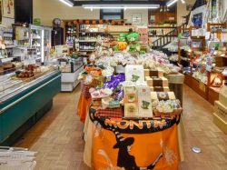 MAYFAIR食品館 北杜市 フード/ドリンク 2