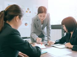 ビジネスコミュニケーションの基本！ホウレンソウ（報告・連絡・相談）の見直し