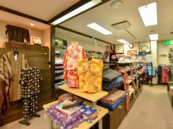 きもの＆ブティック しおざわ 大月市 ファッション 4